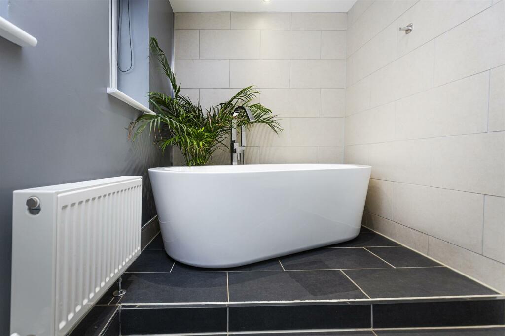 Bramleys Estate Agents - Blacksmiths Fold (26).jpg