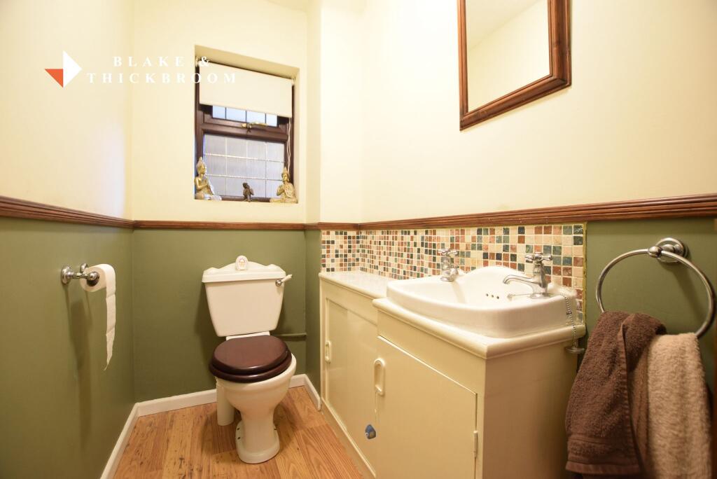 GROUND FLOOR CLOAKROOM