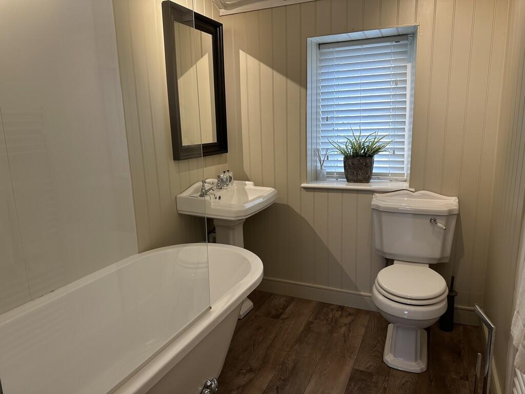 Main bathroom