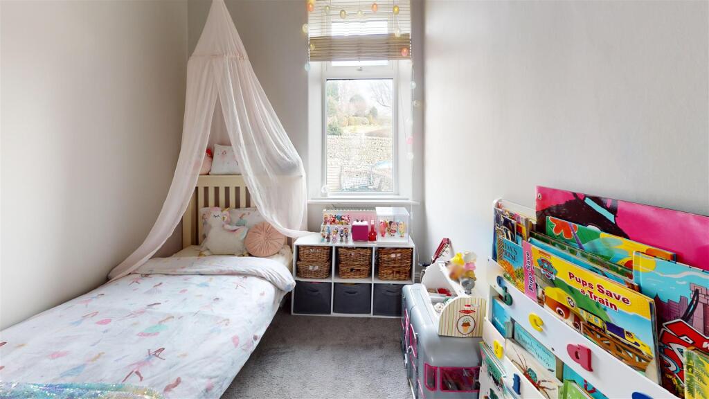 Thorncliffe-Bedroom 1.jpg
