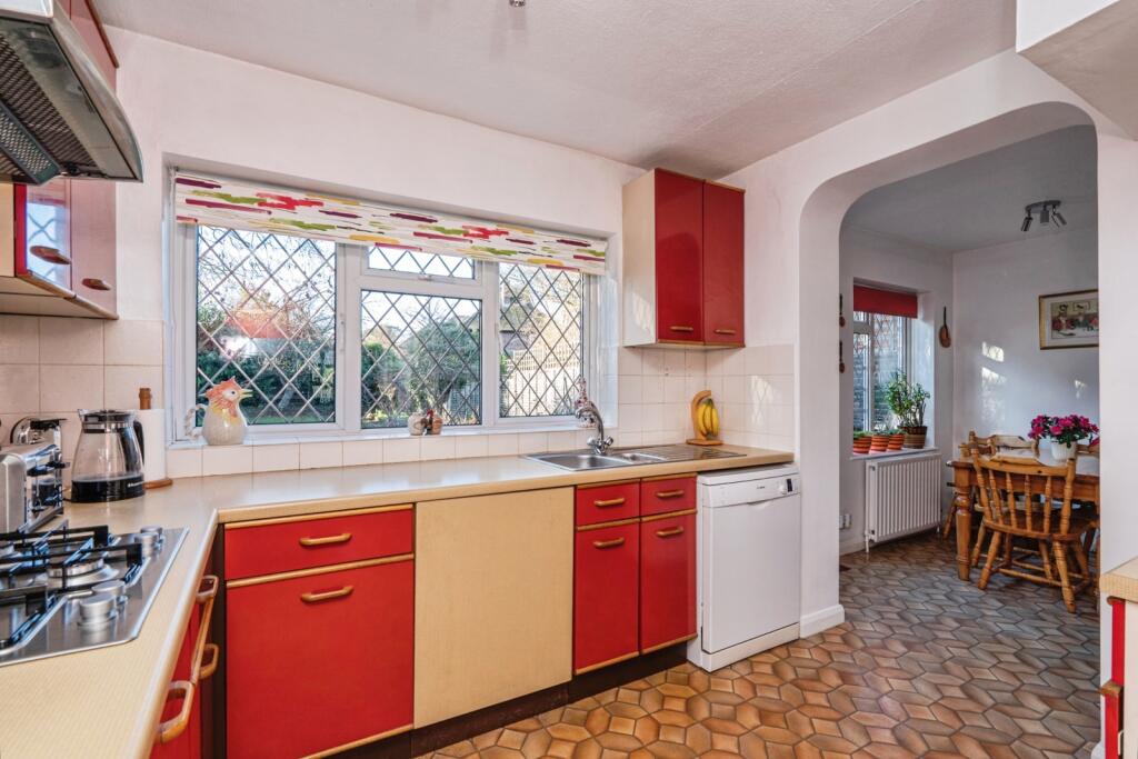 Lovelace Drive, Pyrford, Surrey, GU22