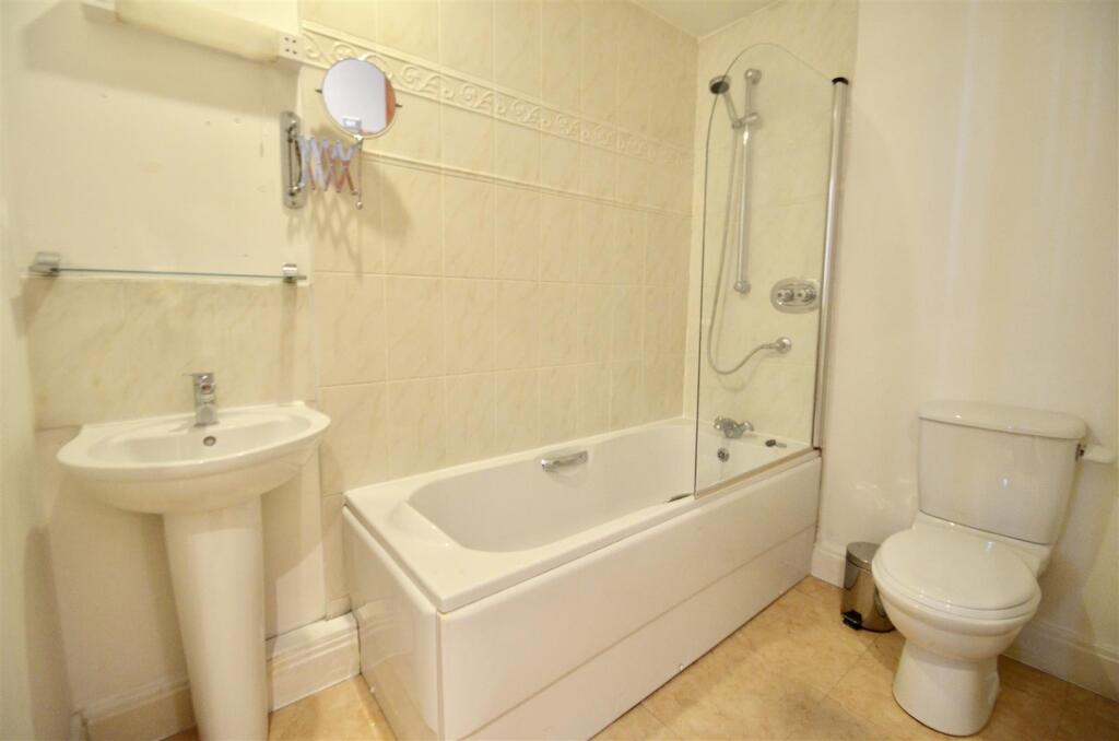 En Suite Bathroom