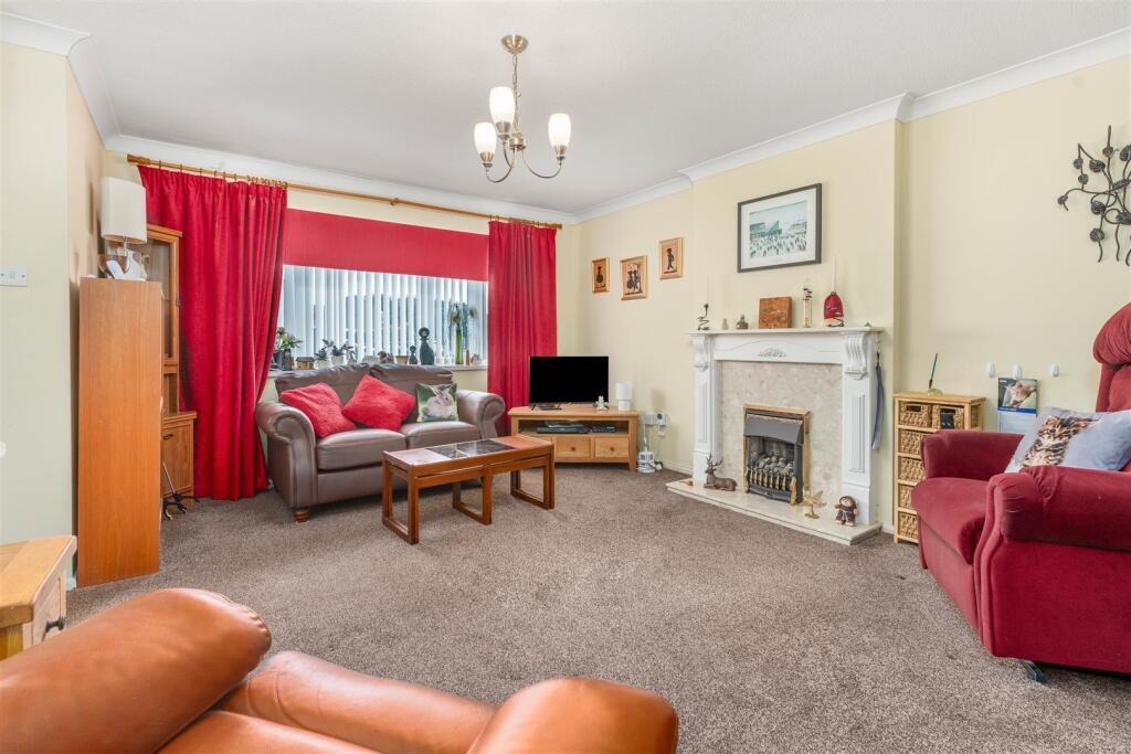 1 Poplar Close, Banbury-4.jpg