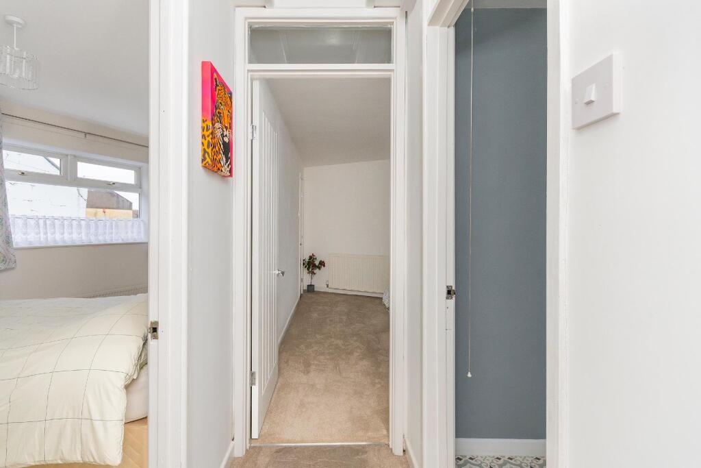 8G4ASEV - Landing A.jpg