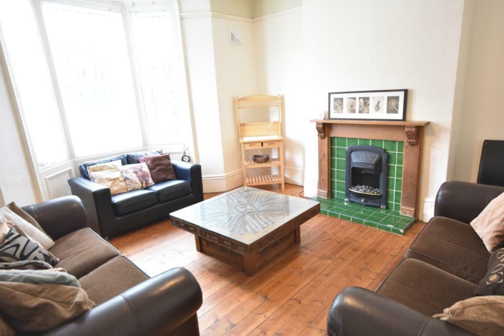 22 Lyndhurst Avenue photos02