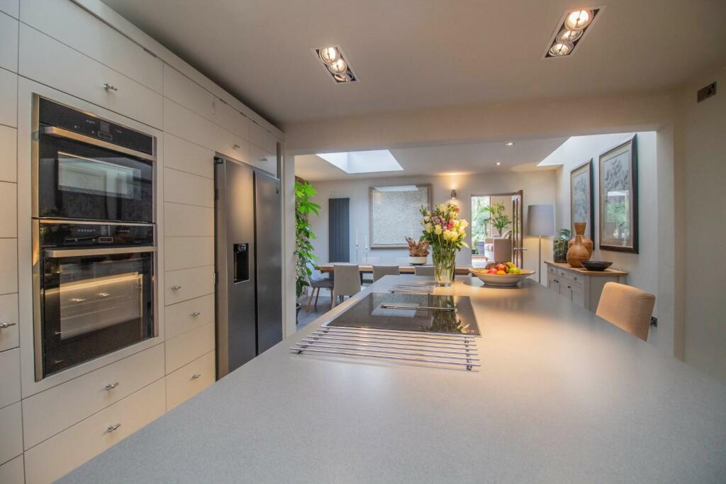 48 College Street [Kitchen] 03.jpg