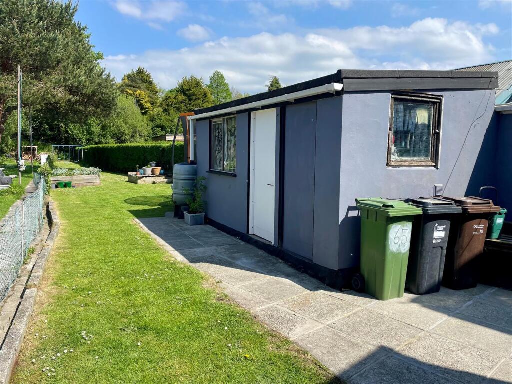 rear garden 1.jpg