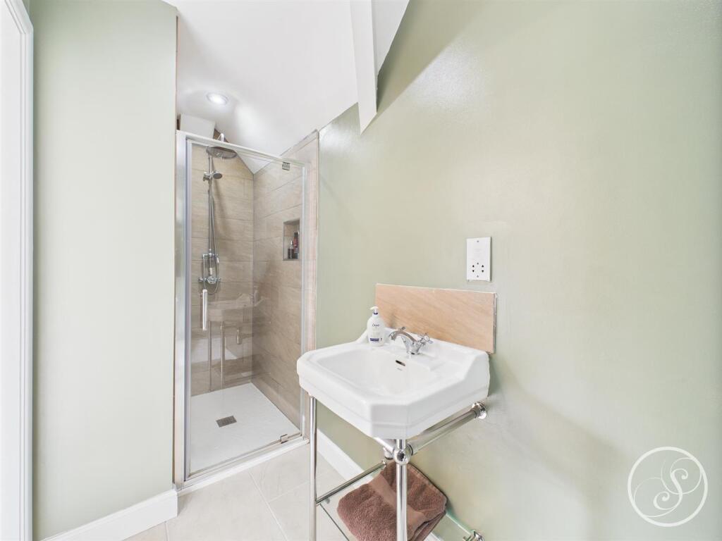 En-suite 1