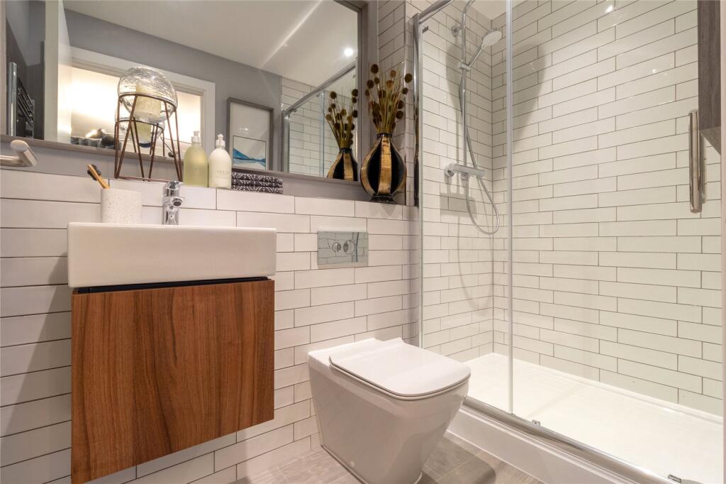 En Suite Shower Room