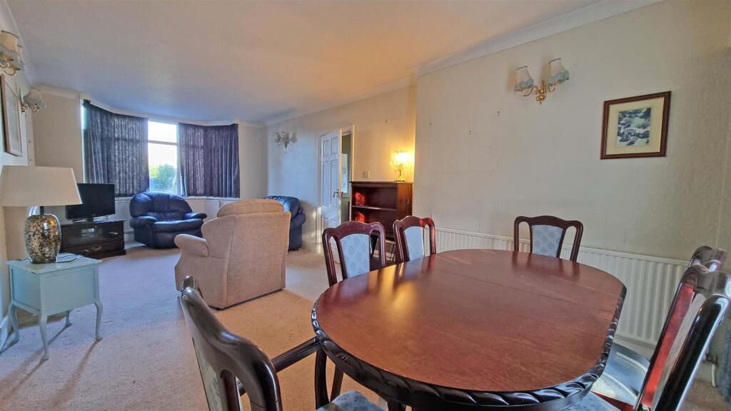 Station Road, Wythall