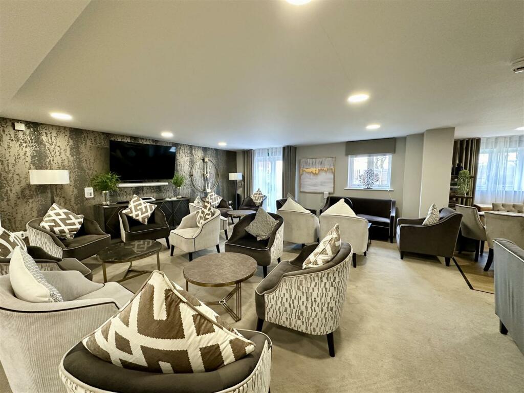 ground floor communal lounge.JPEG