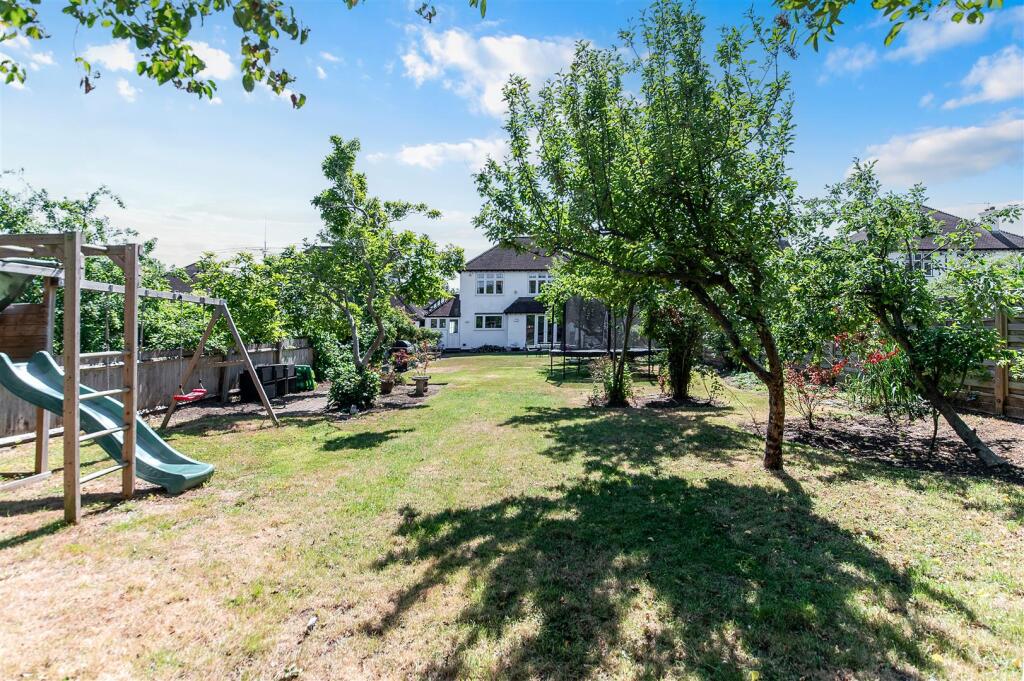 WEST HILL AVENUE (24).jpg