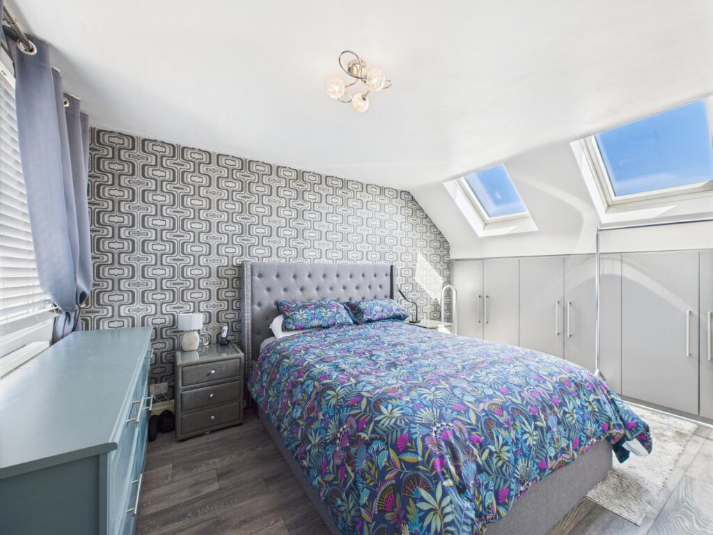 CAM02386G0-PR0139-STILL040 - Copy