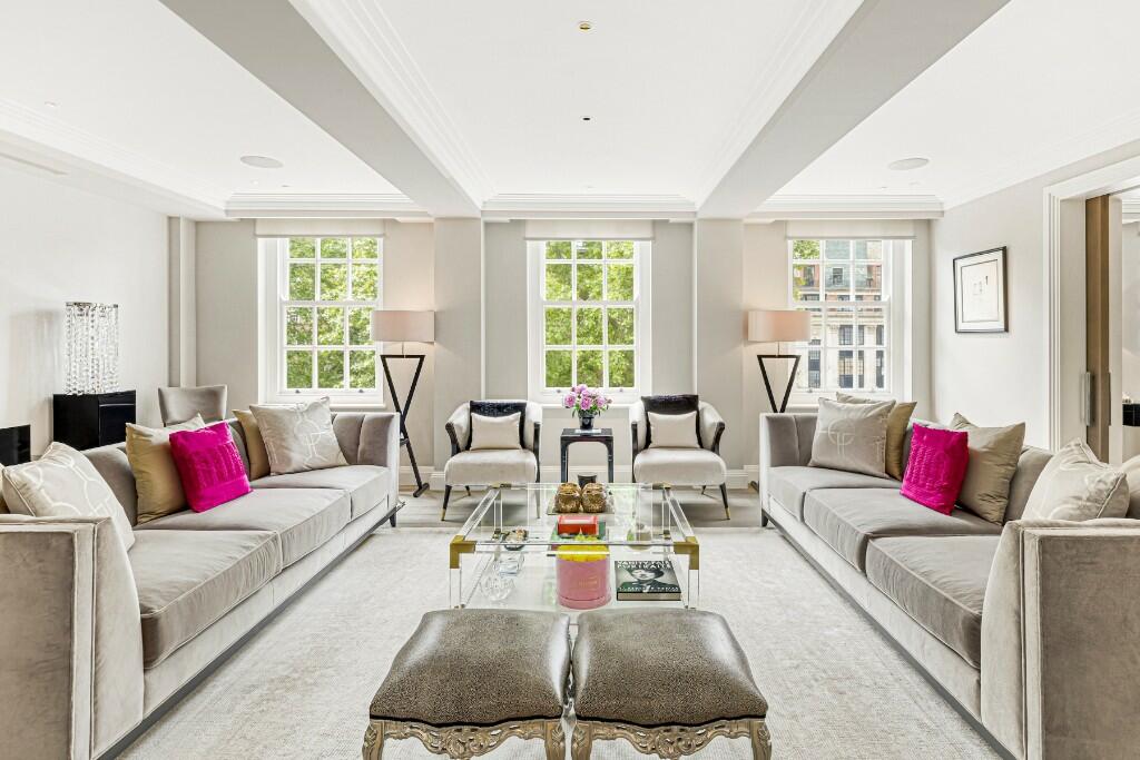 Lowndes Square, London, SW1X