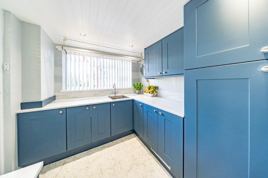 20 Hillschool Road utility room.jpg