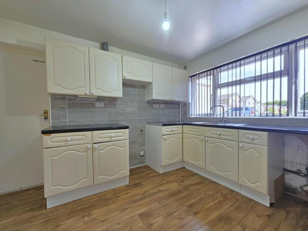 Kitchen 1.jpg