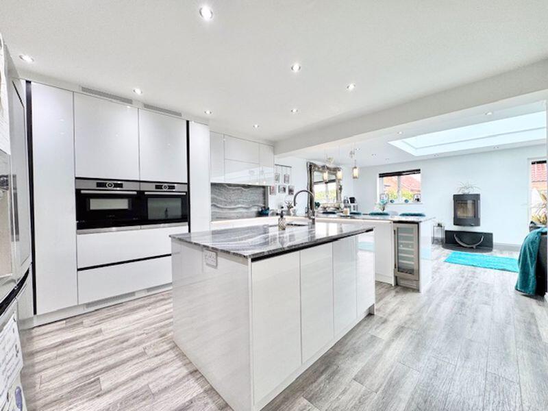 Kitchen breakfast room