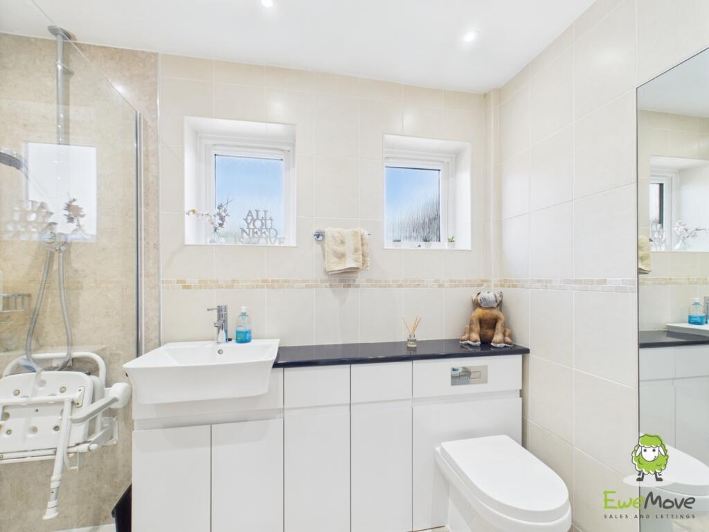 EweMove Estate Agents Basingstoke - 14 Lambs Row