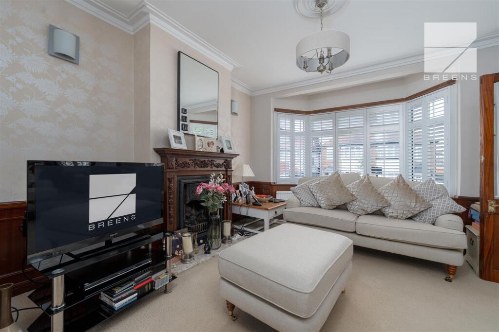 61 Brindwood Road_0034.jpg