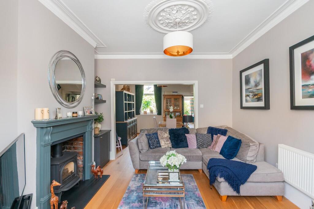 6I5RSE - Living Room A.jpg