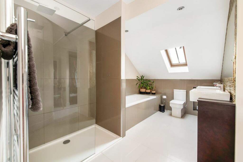 BEDROOM ONE EN-SUITE