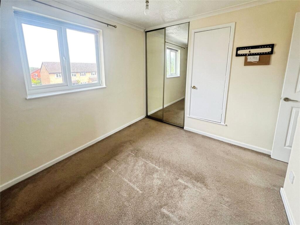 Master Bedroom (2)
