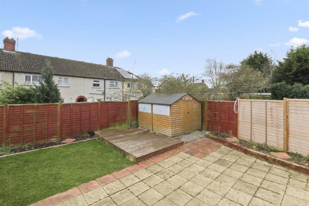Laburnum Crescent  (11).jpeg