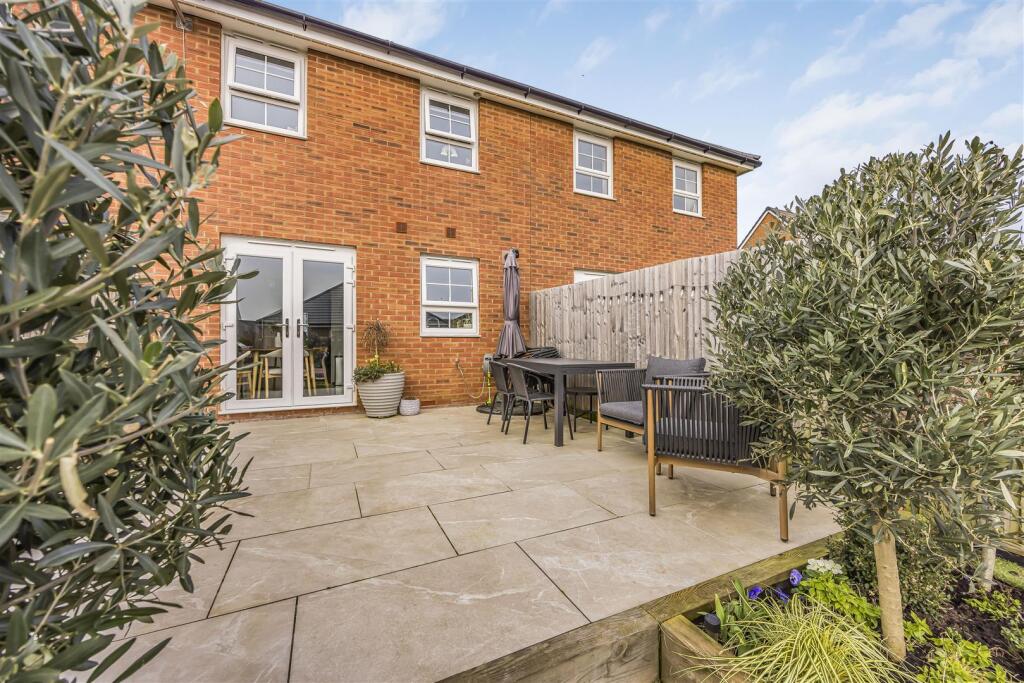 3 Mulberry Walk, Bedhampton-PorticoMarketing-SoldB
