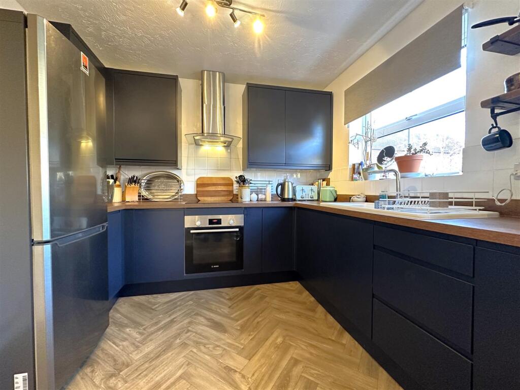 Stylish Modern Kitchen 056