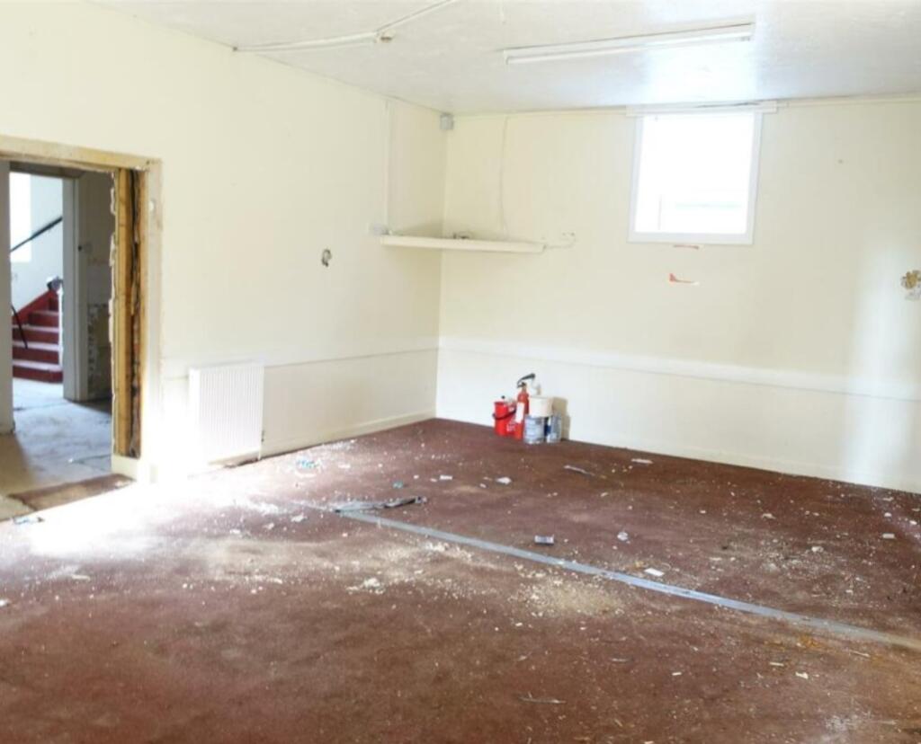 Estate Agent EweMove Scunthorpe Reception