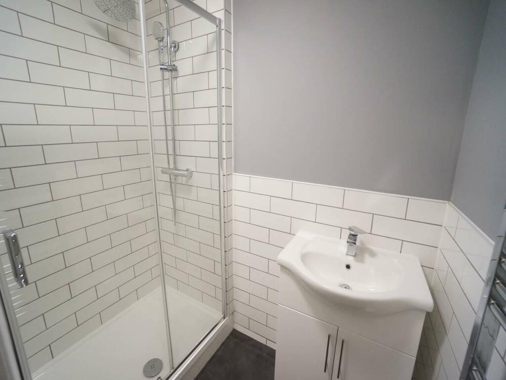 87FarrarRd_Bathroom3.2.JPG