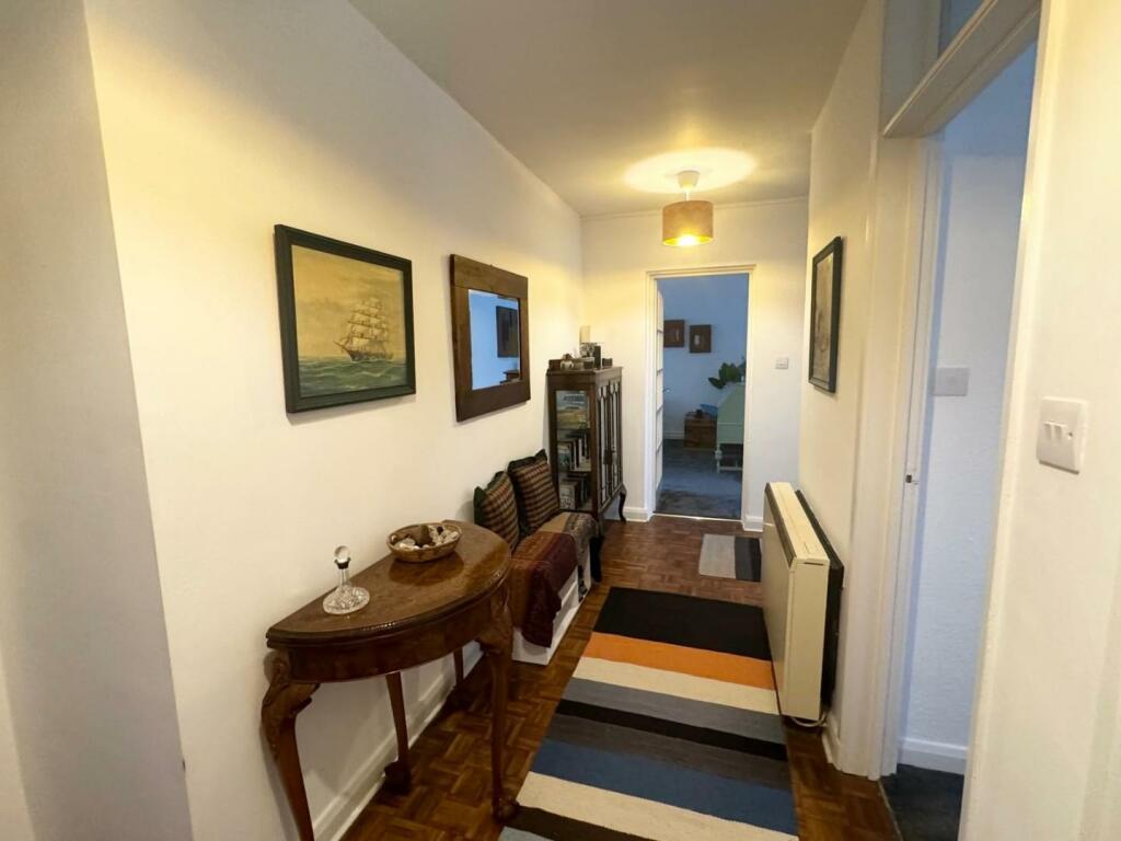 Denewood - Hallway..jpg