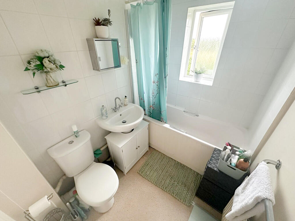 IMG-20250818-WA00...