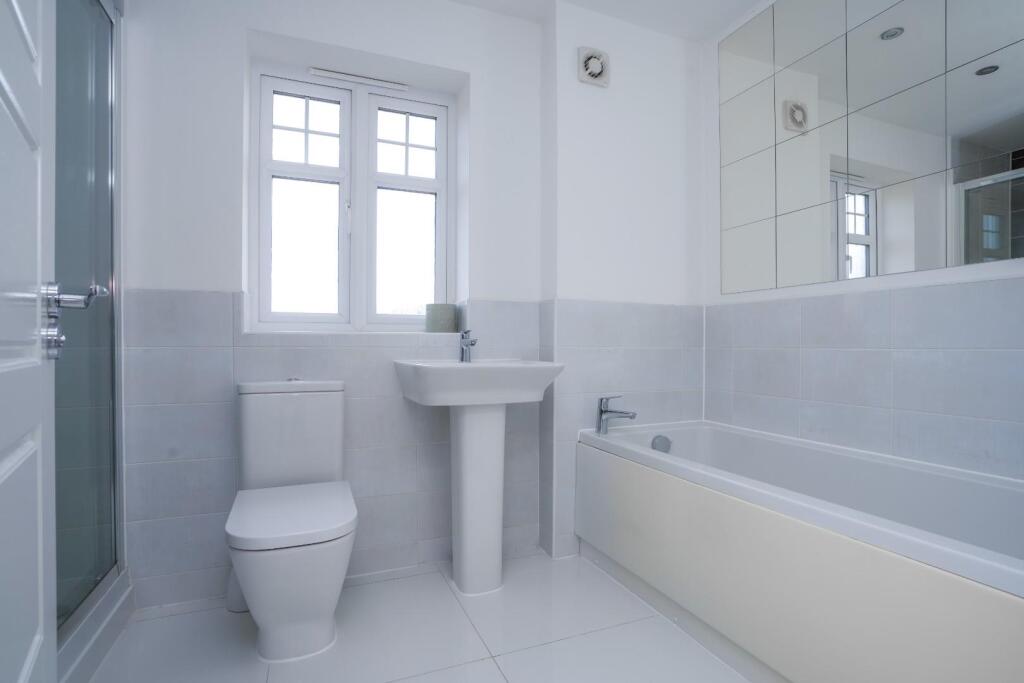 9 Waddington Drive, Snaith, DN14 9FA_DSC00864.jpg