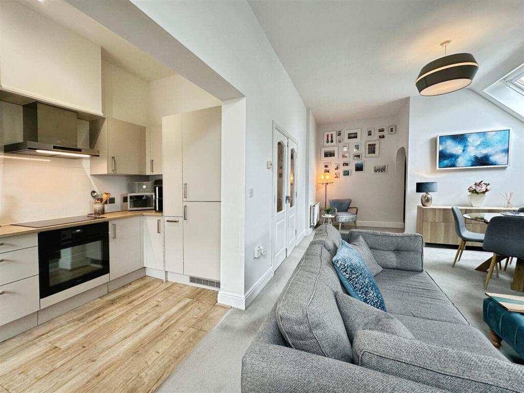 d01286d6--49B9-B8C5-29D2C0812939-20060-000005DDEB2