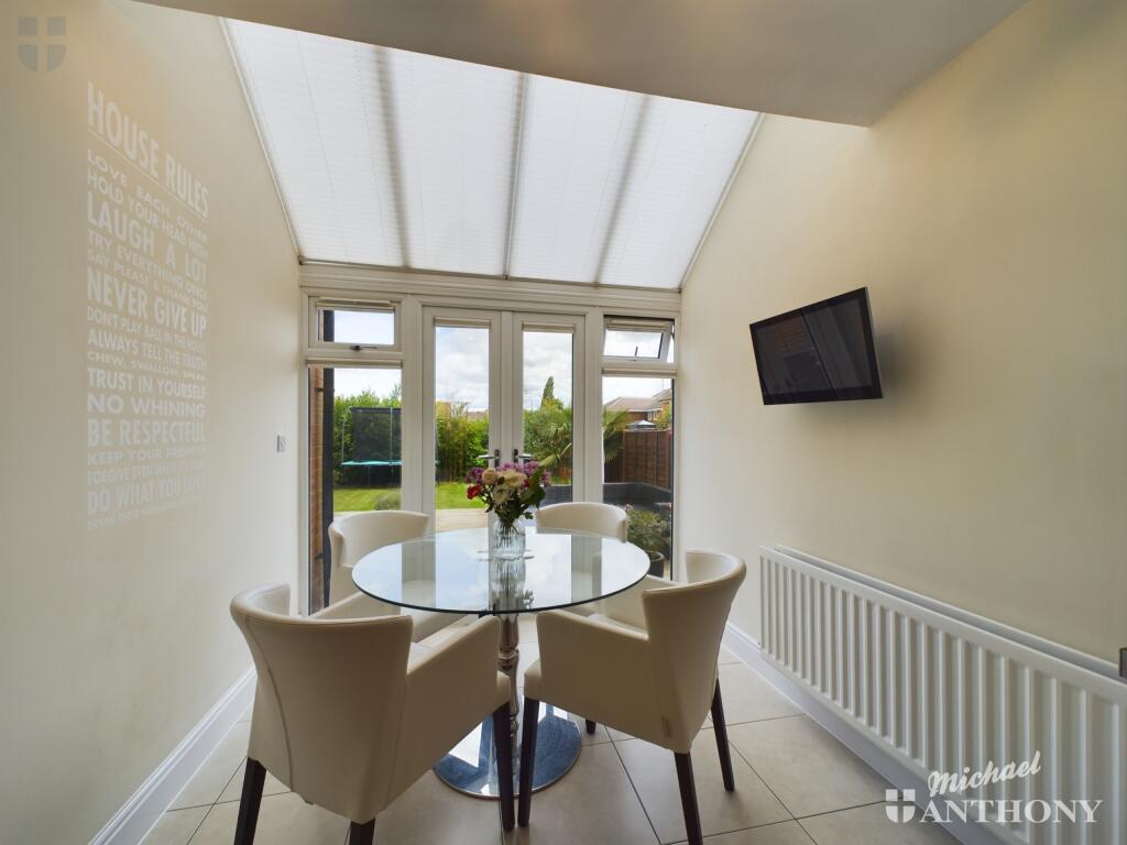 CAM03218G0-PR0241-STILL003