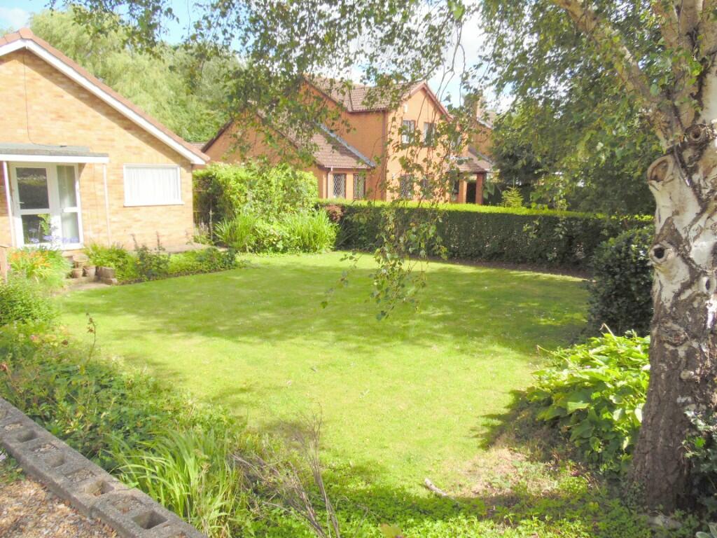 FRONT GARDEN