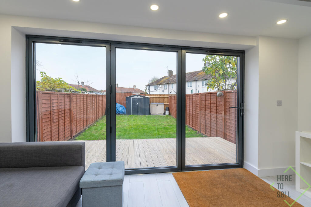 15 Flexmere Rd, London N17 7AU-35