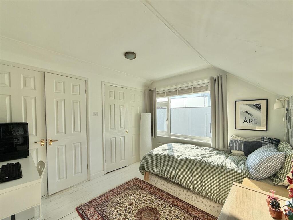 Ensuite Bedroom.jpeg