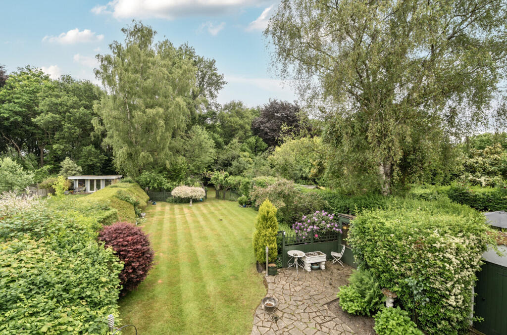 1296274-15-682de2...