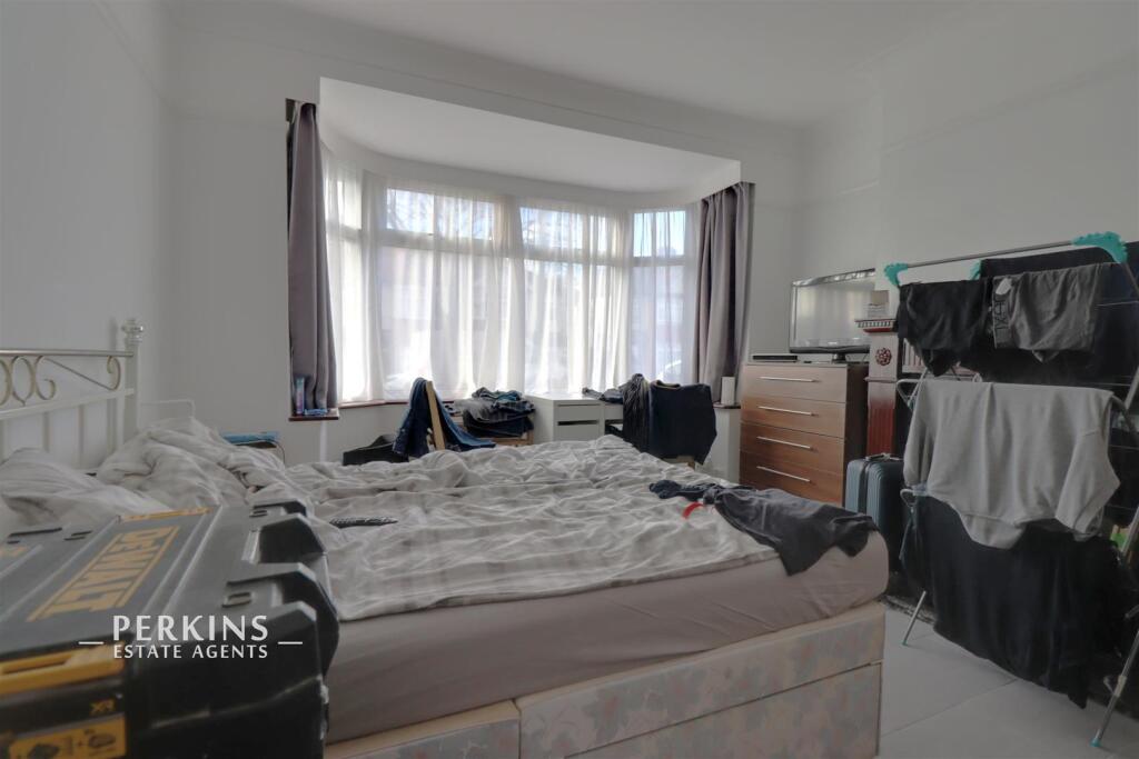 BED 1.jpg