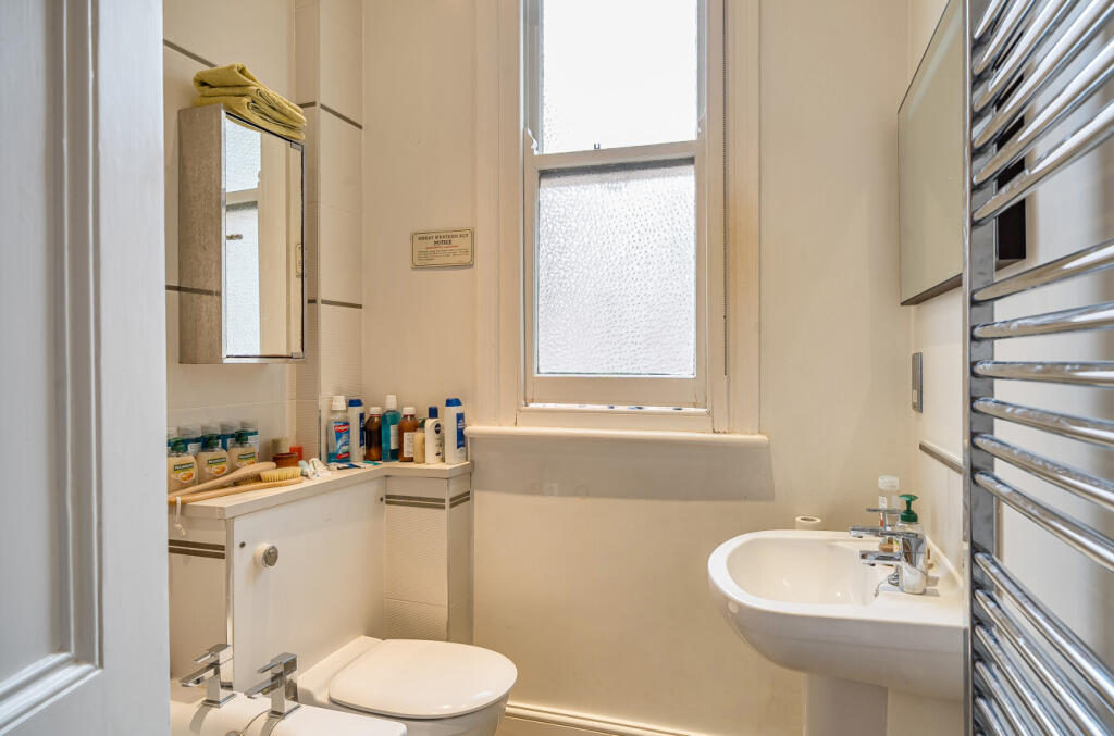 1364583-8-68e6848...