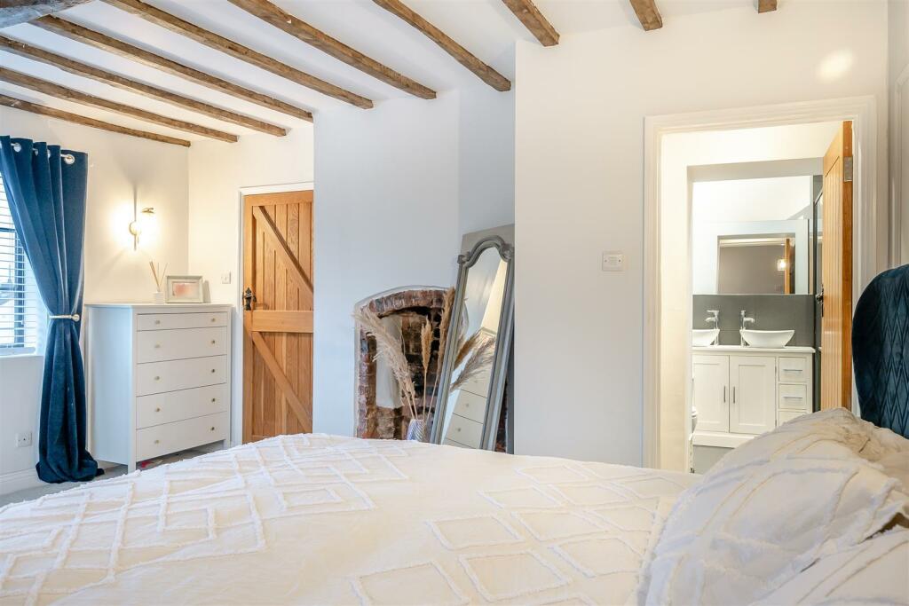 8582263-interior15.jpg