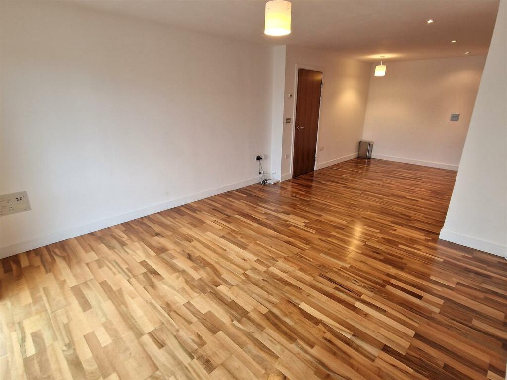 Lounge/Kitchen/Dining