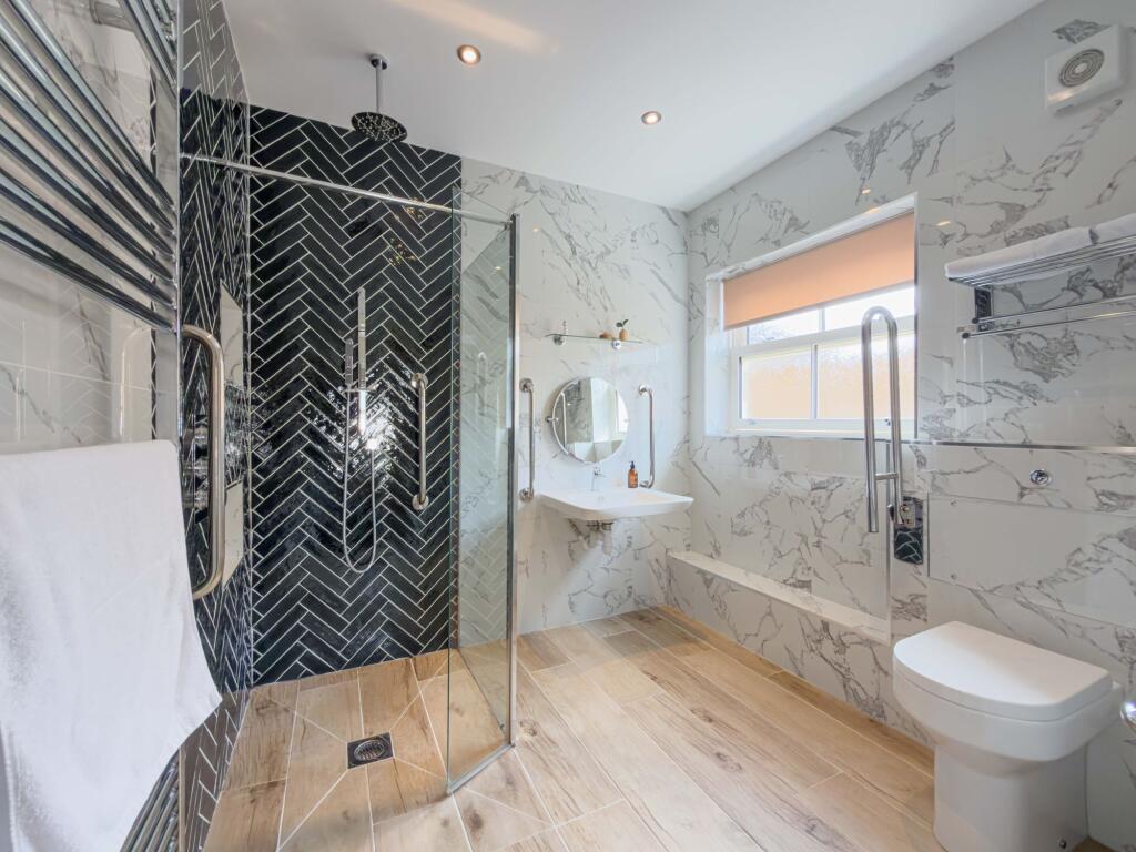 En Suite Shower Room