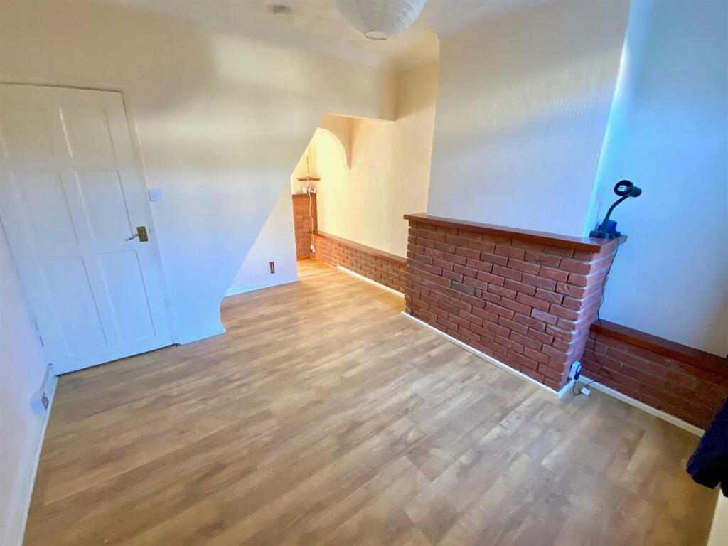 DINING ROOM.jpg