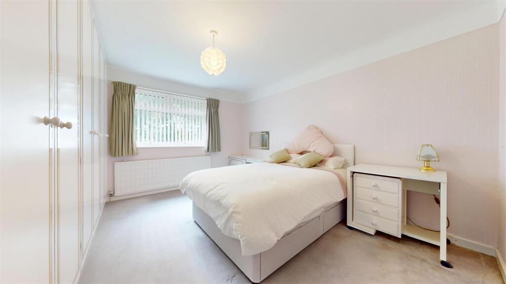 Longwood Close Bedroom