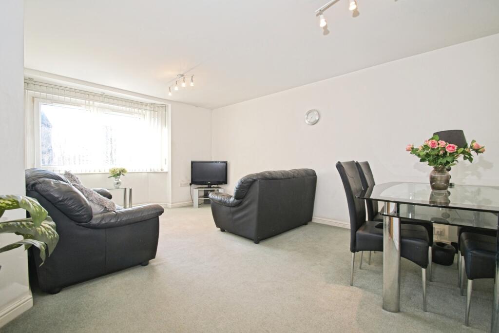 Living/Dining Area