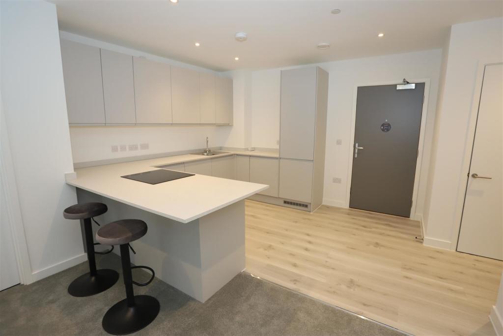 Kitchen 2.JPG