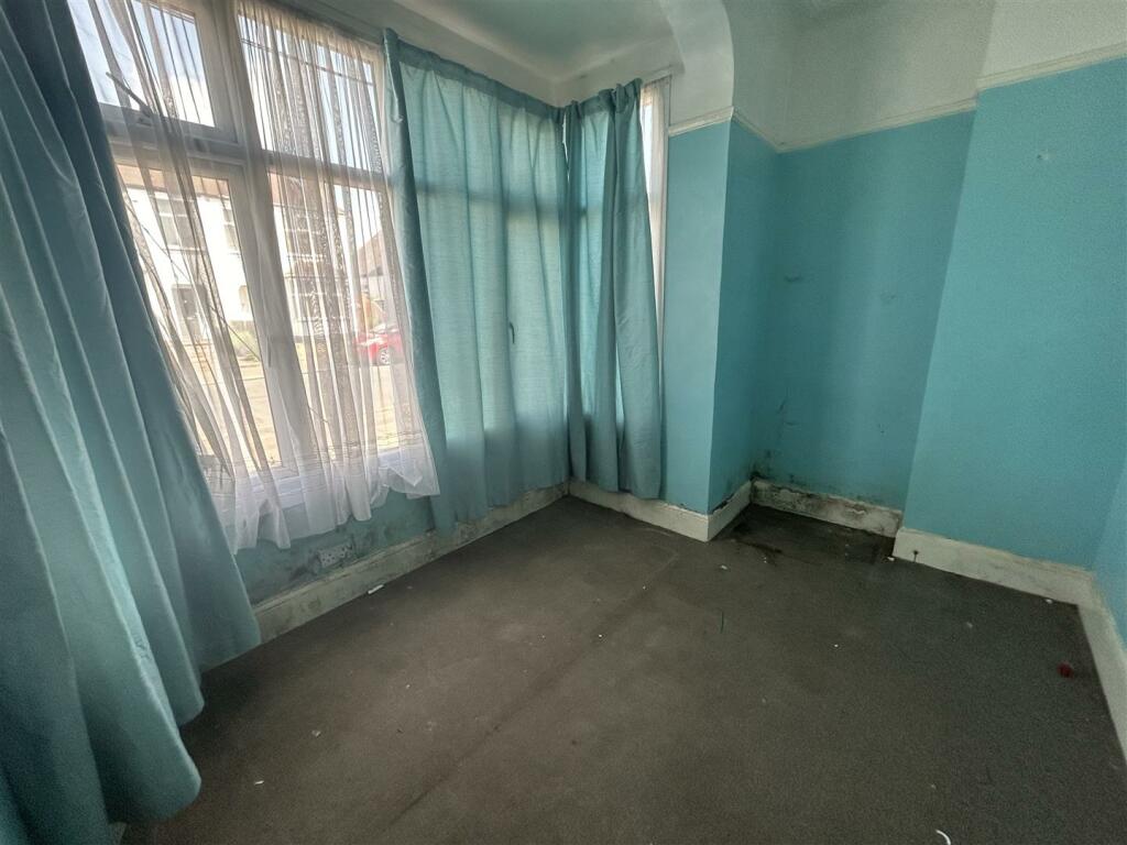 FLAT 1